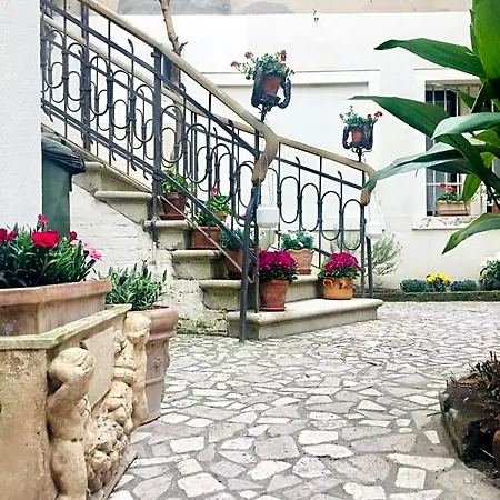 Oda ve Kahvaltı La Corte