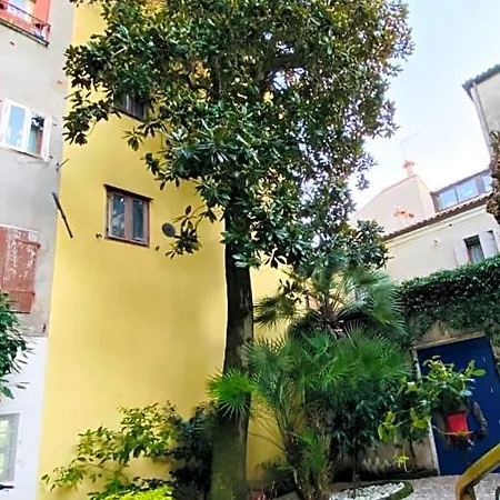La Corte Bed and Breakfast 3*